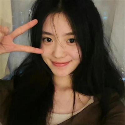这名男子，捡到了人鱼。